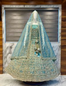 Lehenga Choli en soie turquoise avec voile brodé, robe de mariée indienne traditionnelle longue, coupe classique - Product Image 1