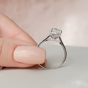 แหวนหมั้นเพชรทรงรี ทอง 14K ประดับเพชรหลักที่ได้รับการรับรองจาก IGI และเพชรข้างสำหรับผู้หญิง - Product Image 3
