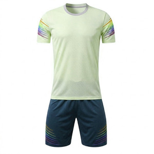 Uniforme de football à manches courtes respirant, léger, de haute qualité, fabriqué au Pakistan, nouveau style, vente en gros, OEM personnalisé - Product Image 3