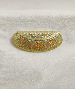 Sacs et pochettes élégants en travail de bijouterie Kundan pour mariages, fêtes et occasions festives, pochette en métal. - Product Image 3