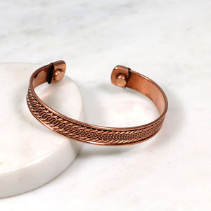 Bracelet manchette magnétique vintage en laiton et cuivre – Jonc tressé ajustable pour hommes et femmes – Bijou soulageant les douleurs arthritiques - Product Image 1