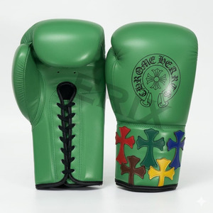 Guantes de Boxeo de Lujo con Cruz Gótica, Guantes de Piel Hechos a Mano para Sparring y Entrenamiento - Product Image 2