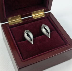 ต่างหูเงินรูปเปลือกหอย DIVYORO - Product Image 1