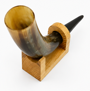 Chope à bière artisanale en corne de buffle naturelle avec support en bois massif, style rustique viking, cadeau personnalisé gravé - Product Image 5