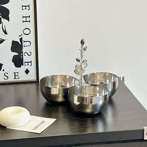 Tazón de Metal Personalizado con 3 Compartimentos y Diseño de Olivas, Acabado Pulido Espejo, para Servir Condimentos, Frutos Secos y Alimentos, Diseño Moderno - Product Image 4