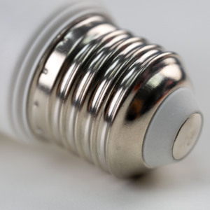 Ampoule LED 9W A19 E27 3500K Blanc Chaud Non Dimmable AC 220V Base Plastique CRI80 3000lm Energy Star Télécommande - Product Image 5