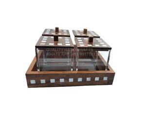 Plateau de service à thé traditionnel en bois avec incrustations géométriques arabes islamiques en nacre, un chef-d'œuvre artisanal. - Product Image 2