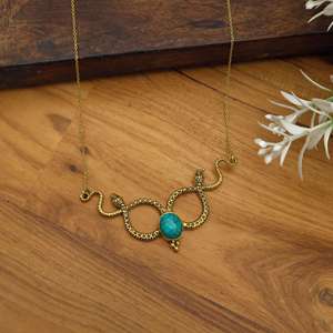 Collier Serpent avec Turquoise et Pierre de Lune, Pendentif Double Serpent Doré, Style Bohème Céleste Égyptien, Cadeau - Product Image 5