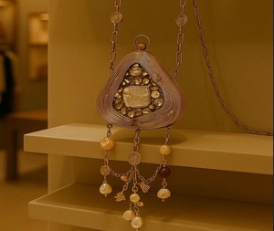 Pochette en laiton plaqué or faite à la main avec forme personnalisée, style bohème, cadeau de mode pour femmes par F S International - Product Image 5