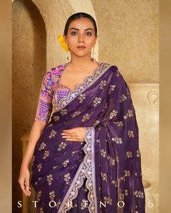 Sarees de tela satinada Fendi de primera calidad con bordado de lentejuelas en toda la prenda, borde con lentejuelas y estampado Kalamkari. - Product Image 2