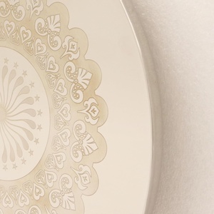 Bandeja Redonda Metálica de Almacenamiento con Diseño Clásico Grabado y Acabado Pulido para Uso en Mesa - Product Image 6
