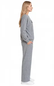 Conjunto de dos piezas personalizado para mujer de talla grande: sudadera gris sólida con hombros caídos y cuello redondo, y pantalones largos. Diseño personalizado y OEM. - Product Image 2