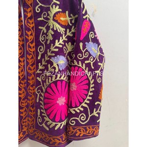 Veste en velours violet pour femme, brodée à la main, motif floral Suzani, col mandarin, vêtement d'extérieur pour l'hiver - Product Image 4