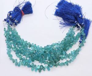 Apatita azul cielo natural, forma de lágrima suave, briolette de 5x7-6x8MM, cuentas de apatita azul claro en forma de lágrima para la fabricación de joyas al por mayor. - Product Image 5