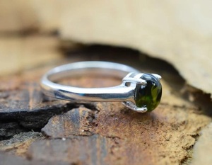 Anillo de Turmalina Verde Hecho a Mano en Plata de Ley 925, Elegante Anillo con Piedra Preciosa, Regalo para Ella - Product Image 6