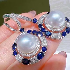 Pendientes de Plata de Ley S925 con Perlas Naturales Redondas de 11-10 mm, Diseño Texturizado Personalizado, Ligeramente Imperfectos - Product Image 4