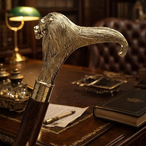 Bâtons de marche rustiques modernes en bois naturel écologique avec poignée en laiton poli, idéaux pour les cadeaux - Product Image 3