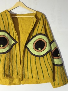 Veste brodée à la main motif œil turc moutarde – Manteau Suzani bohème à devant ouvert – Vêtement d'extérieur artistique et affirmé - Product Image 5