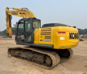 รถขุดไฮดรอลิคตีนตะขาบมาตรฐาน LC-10 2020 kobelco SK210มือสองพร้อมส่ง - Product Image 2