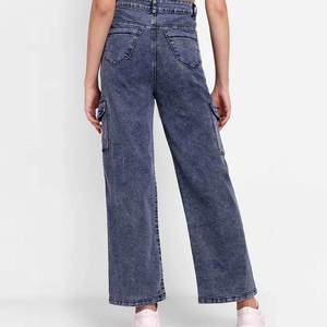 Jean en denim délavé style vintage, pantalon cargo fonctionnel en denim avec poches profondes pour vêtements personnalisés, pantalon de travail en denim - Product Image 4