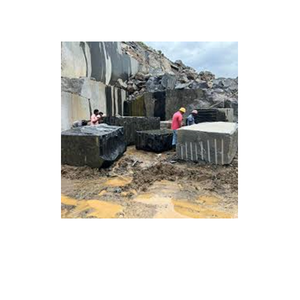 Bloques de Granito Negro Absoluto Elegantes con un Tono Negro Intenso Uniforme para Pisos, Escaleras, Islas de Cocina y Encimeras de Baño - Product Image 1