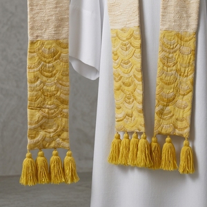 Étole de Prêtre Brodée à la Main en Or Métallique avec Pompons – Vêtement Cérémoniel de Luxe pour l'Exportation d'Habillement Religieux Haut de Gamme - Product Image 3