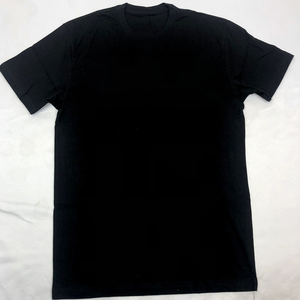 Camiseta Ringer Premium de Algodón Negro para Hombre |   Bordado Chenille con Letras Griegas Personalizadas y Dobladillo Curvo |   Ropa Griega OEM, Ropa Urbana - Product Image 3