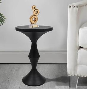 Table d'appoint géométrique moderne en résine noire, mobilier de salon intérieur, décoration, design durable - Product Image 3