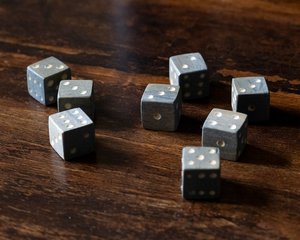 Bloque de Madera Grande de 3.5 Pulgadas con Puntos Perforados para Juegos Educativos Divertidos en el Patio, Tamaño/Color/Logotipo Personalizables, Dados de Madera Gigantes - Product Image 3