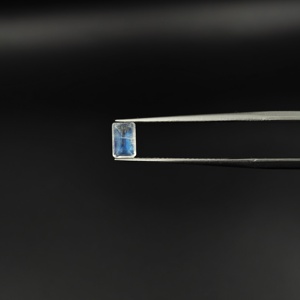 Piedra de luna arcoíris RMS, zafiro natural, corte esmeralda, gema azul rectangular para la fabricación de joyas, pedido al por mayor - Product Image 1