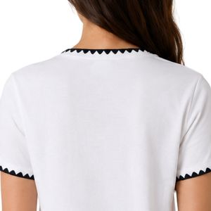 Camiseta Blanca Personalizada para Mujer con Bordado Floral, Ribete en Contraste Negro, Cuello Redondo, Manga Corta, Estilo Casual, OEM ODM - Product Image 6