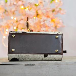 Bolsa Deportiva de Lujo de Cuero Vacuno con Hebilla Turquesa y Cierre de Cremallera, Diseño Girasol, Ligera, Gran Capacidad, Premium - Product Image 5