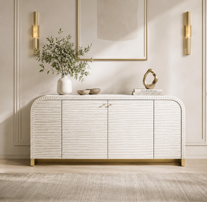 Aparador Moderno de Metal y Ratán con Tiradores de Latón, Color Gris Claro, Mueble de Almacenamiento para Sala de Estar - Product Image 1