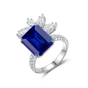 Anillo de compromiso de lujo para mujer, de plata 925 de alta calidad, con diamante cultivado en laboratorio, corte esmeralda, anillo de boda con diamante creado en laboratorio. - Product Image 2