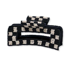 Pince à cheveux de luxe faite à la main en tissu et perles de rocaille, broderie perlée - Accessoire de mode réutilisable pour fêtes et occasions décontractées - Product Image 1