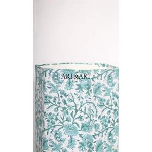 Transformez votre espace avec un poubelle en carton DIY, en coton, avec un imprimé floral artisanal. - Product Image 3