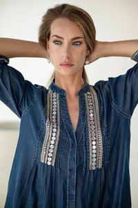 Vestido Camisero Azul Vaquero con Cuello en V, Manga Larga, Bordado a Mano, Cierre de Botones Delanteros, Corte Regular, Largo Mini, Uso Diario Informal, 100% Denim - Product Image 3