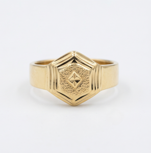 DIVYORO Bague classique hexagonale en or plaqué 22 carats pour homme - Product Image 1