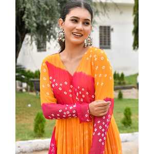 Ensemble de kurta pour femmes décontracté et respirant en tissu chiffon rouge, rose et multicolore, taille XS, avec manches trois-quarts - Product Image 3