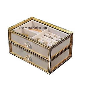 Caja de joyería con estilo para almacenamiento, accesorio decorativo de Color dorado, diseño moderno, de Metal - Product Image 1