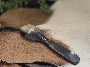 ช้อนเสิร์ฟทำจากเขาควายโบราณ ดีไซน์หรูหรา ขัดเงาอย่างประณีต พร้อมลวดลายหลากหลาย เหมาะสำหรับงานเลี้ยง เป็นมิตรต่อสิ่งแวดล้อม - Product Image 3