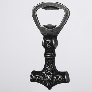 Abridor de Botellas Vikingo Nórdico de Aleación de Zinc Vintage, Abridor de Cerveza Creativo con Forma de Martillo de Thor, Herramienta de Barman Novedosa para Fiestas Temáticas - Product Image 1