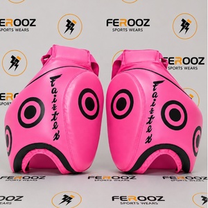 แผ่นรองขาฝึกซ้อมคิกบ็อกซิ่ง MMA สีม่วงทอง Fairtex สำหรับเด็กและผู้ใหญ่ ทนทาน น้ำหนักเบา ผลิตตามสั่ง ป้องกันการบาดเจ็บในยิม - Product Image 6