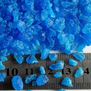 Butiran biru CuSO4 CAS 7758/99-8 pupuk kristal tembaga sulfat 99% dalam produksi pertanian