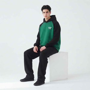 Sudadera con Capucha Verde para Hombre Hawk Eye, Manga Larga Negra, Corte Regular, Informal, 100% Algodón, para Invierno, con Bolsillos Laterales - Product Image 3