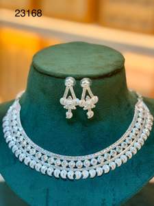 Ensemble de collier floral tendance avec boucles d'oreilles et bague pour femmes, bijoux de fiançailles et de mariage plaqués or - Product Image 3