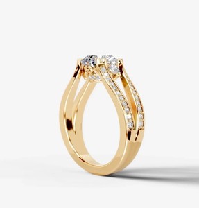 Anillo de Moissanita en Plata de Ley 925 con Baño de Oro Amarillo, Anillo de Compromiso Solitario Elegante y de Lujo, Clásico para Bodas y Fiestas - Product Image 3