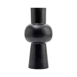 Vase de table minimaliste en métal noir Drift, décoration artisanale pour le salon - Product Image 4