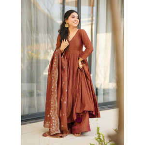 Robe de travail de séquence de broderie lourde de concepteur avec Dupatta Party Wear Robes de bal Look - Product Image 3