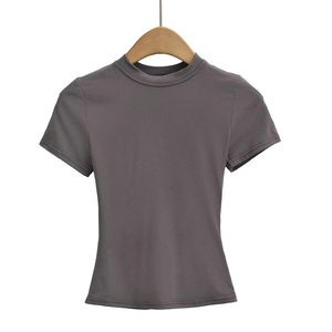 Camiseta de Verano al por Mayor de Alta Calidad OEM para Mujer, Manga Corta, Cuello en V, Ajustada, Lisa, Transpirable, de Algodón Orgánico - Product Image 4